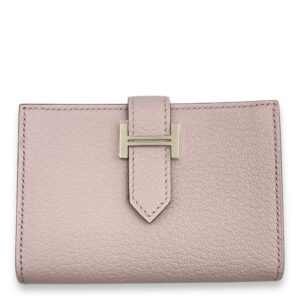Bearn Card Holder Mauve Pale Card Holder in Chevre Mysore, Palladium hardware