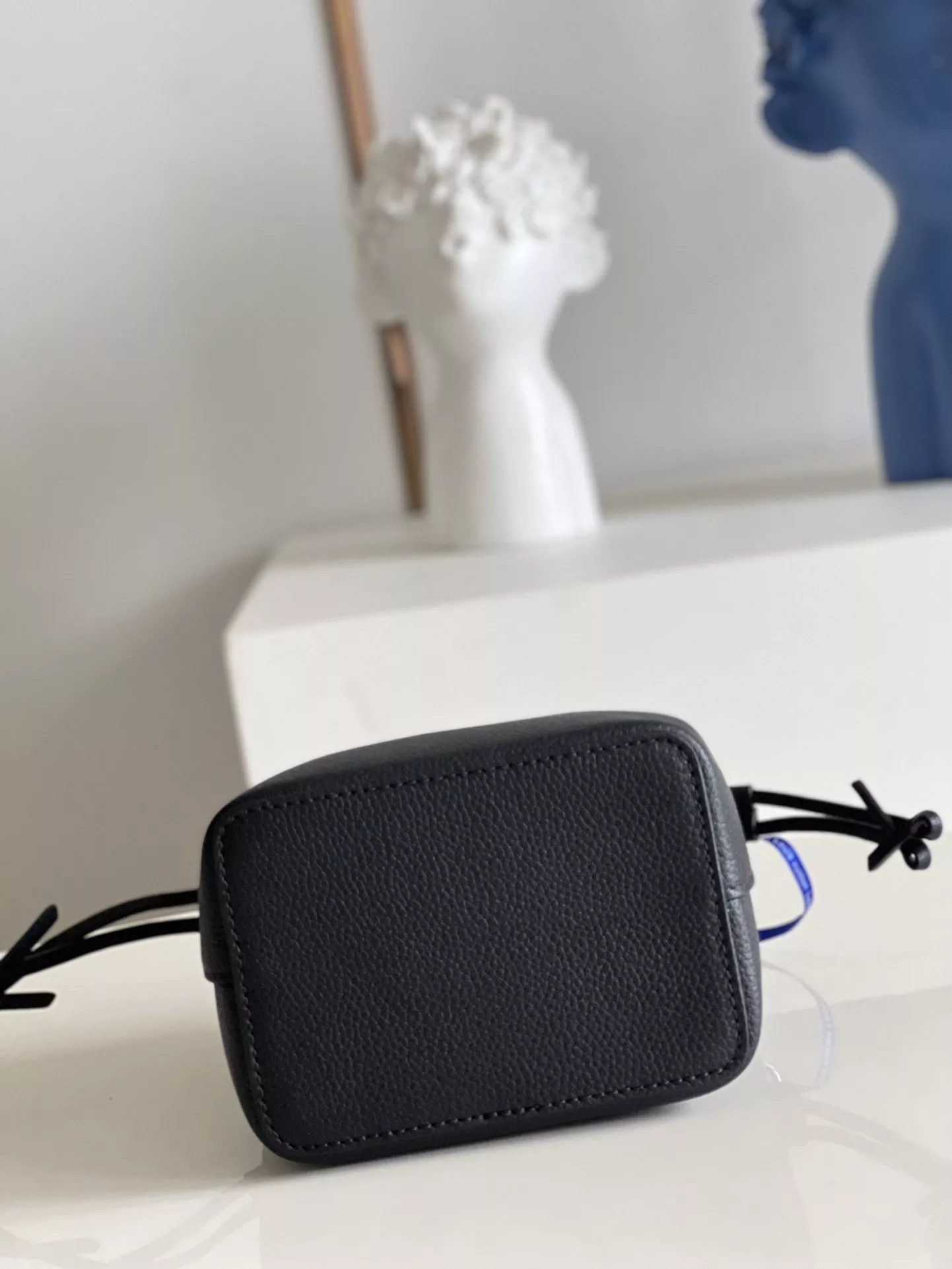 LV Calfskin Nano Lockme Bucket Black - ReplicaBags.is - Image 10