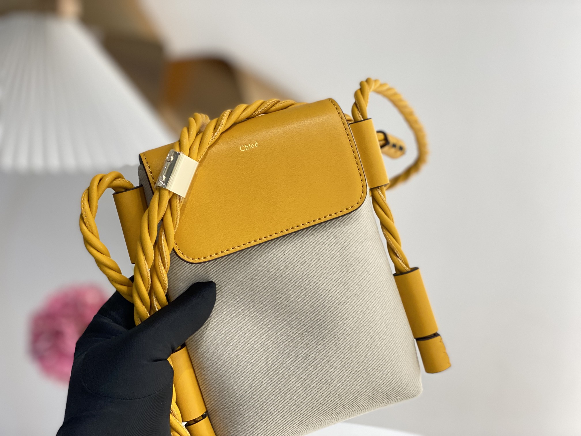 Chloé Key Phone Pouch in Yellow - Replicabags.is - Image 4