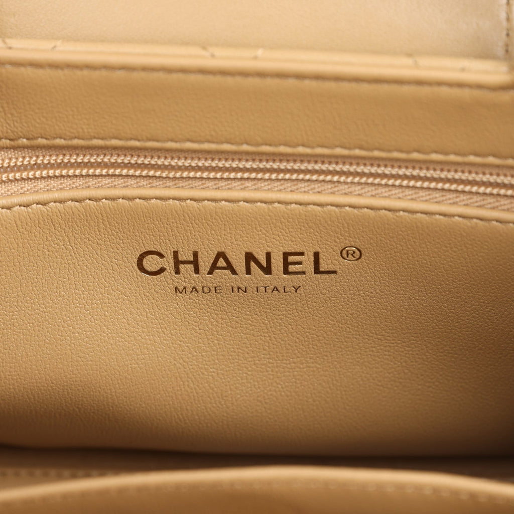 Chanel Small Kelly Shopper Dark Beige Shiny Lambskin Antique Gold Hardware - Image 10