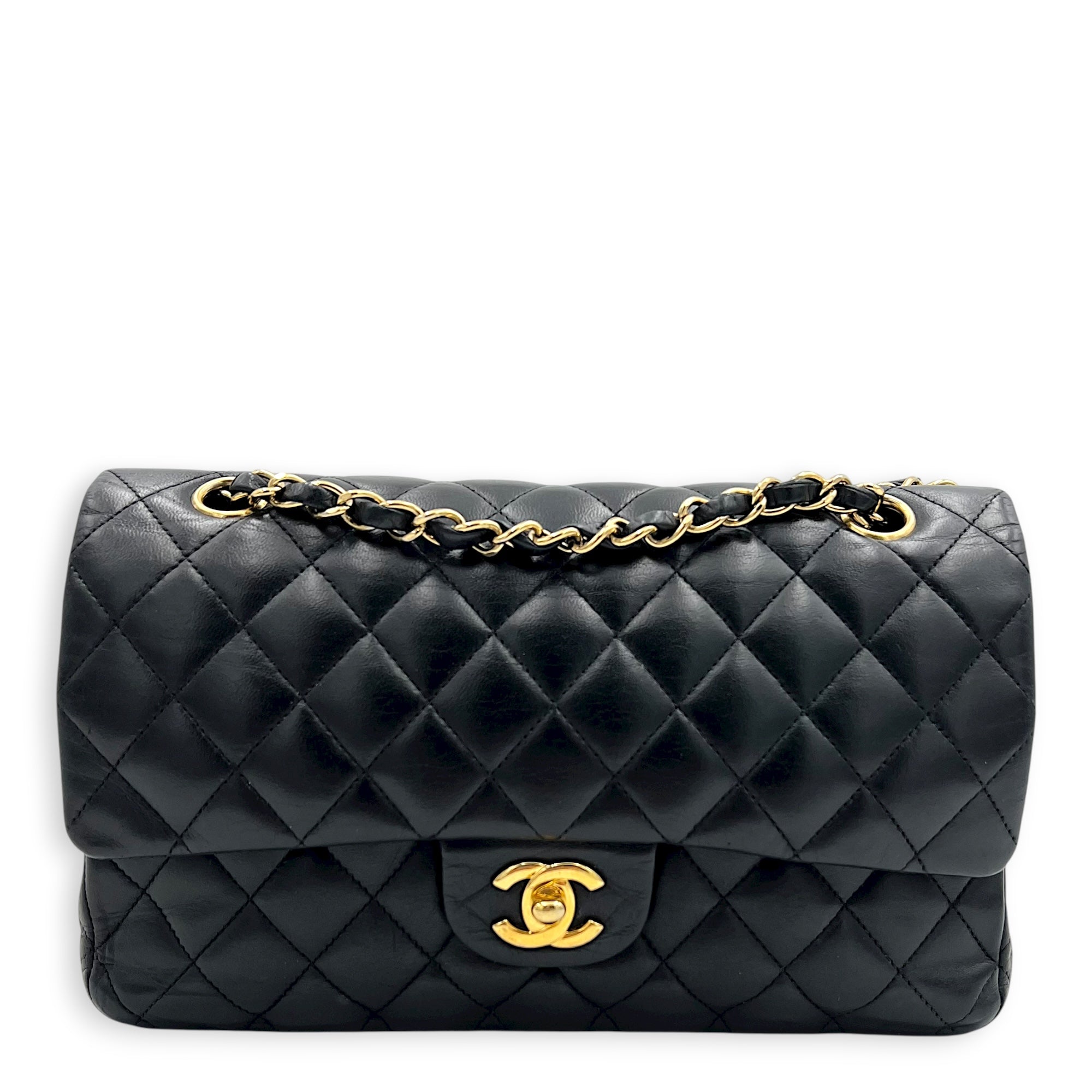 Classic Shoulder Bag Medium Black in Lambskin, Gold hardware