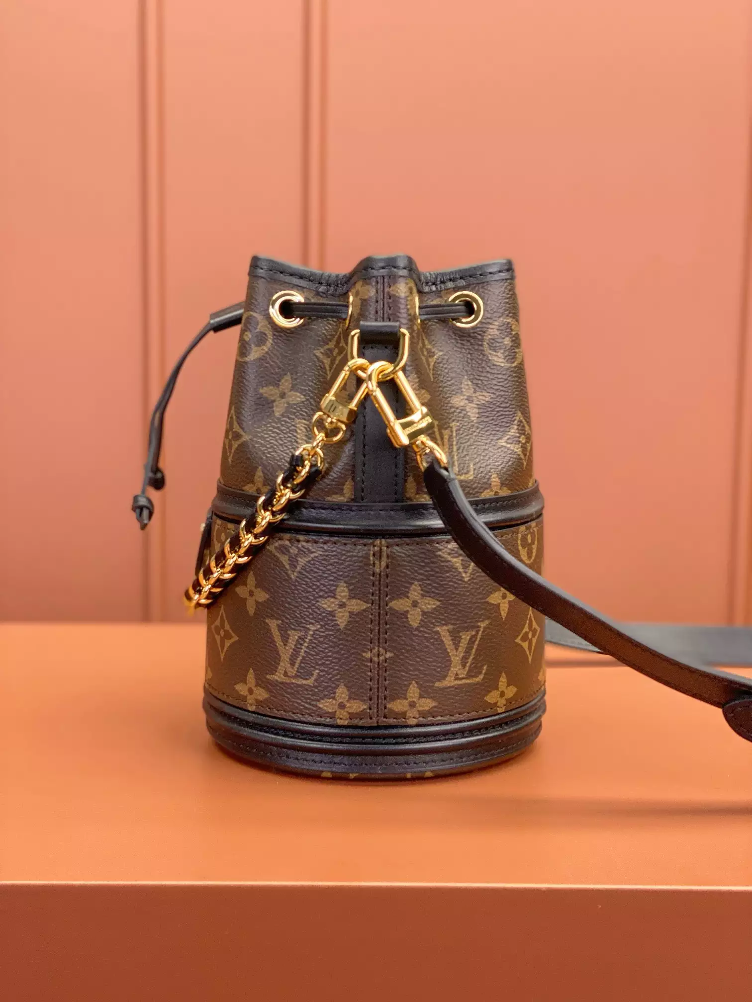 Canoé Bucket Bag Monogram Canvas - Repbags.ru - Image 7