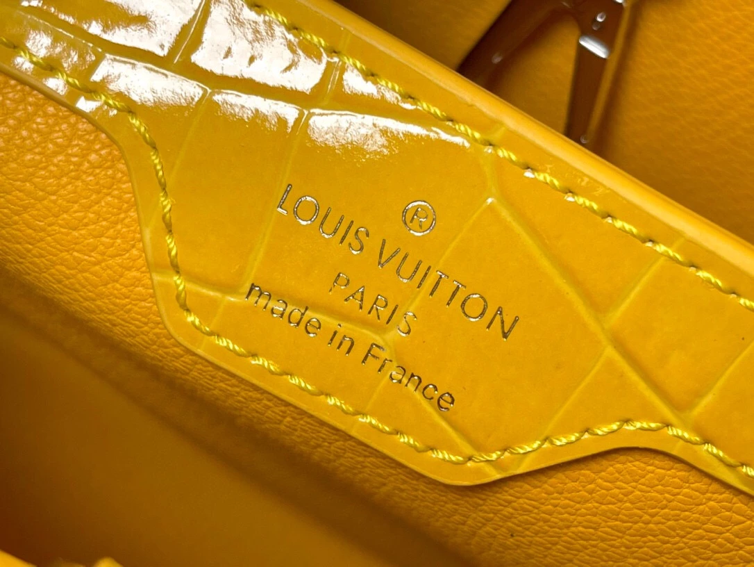 Capucines BB Crocodilien Brillant Bag - Image 6