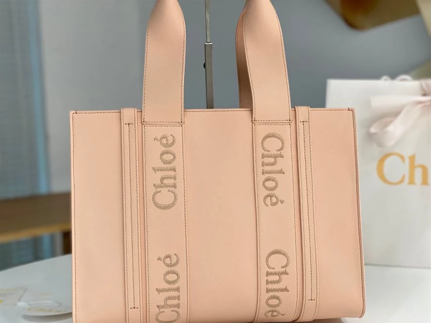Chloé Medium Woody Tote Bag - MB003 - Image 4