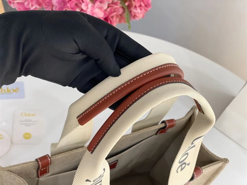 Chloé Medium Woody Tote Bag - MB007 - Image 4