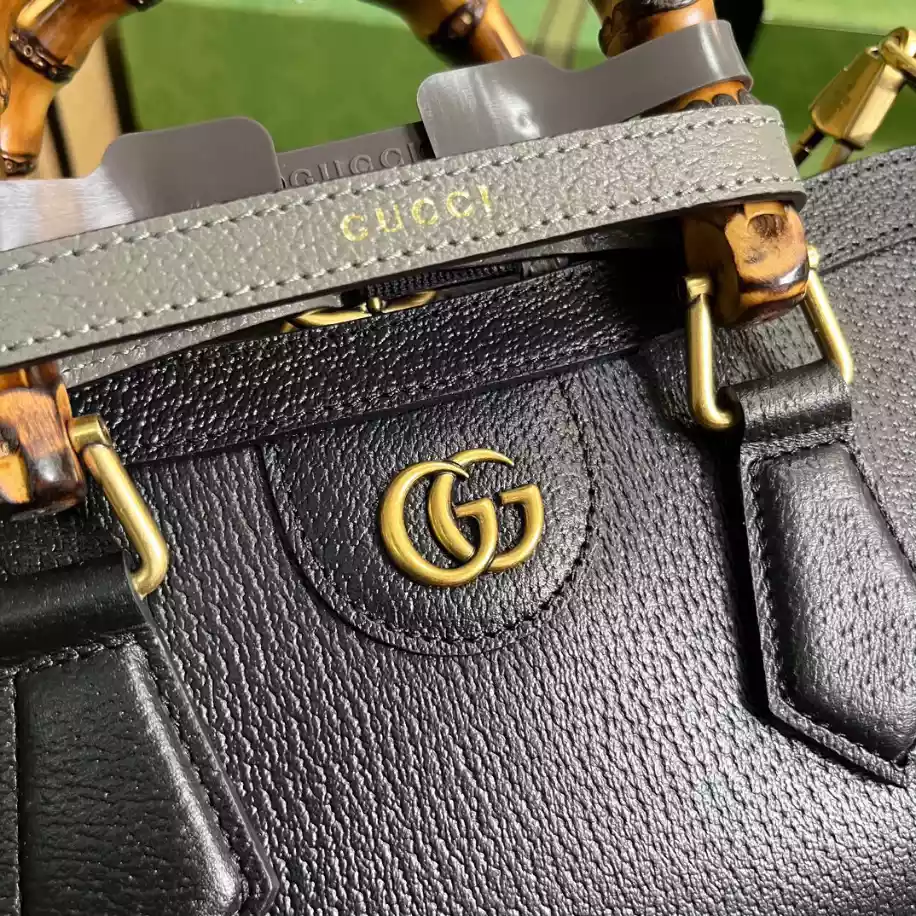 Gucci Diana Small Shoulder Bag - Image 5