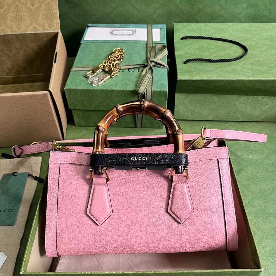 Gucci Diana Small Shoulder Bag - Image 4