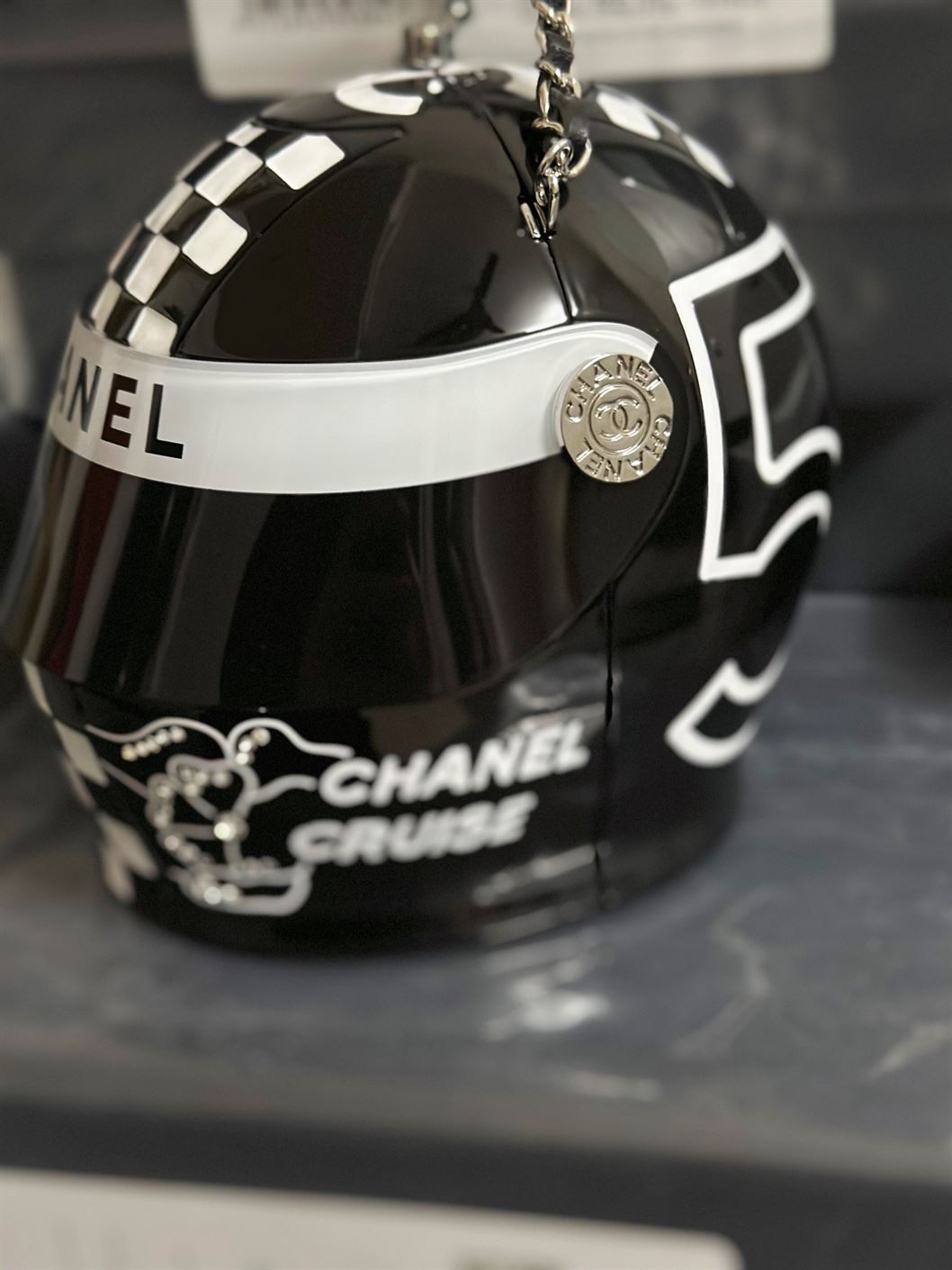 Helmet Minaudiere Black & White Resin, Strass & Silver-Tone Metal - CB024 - Image 5
