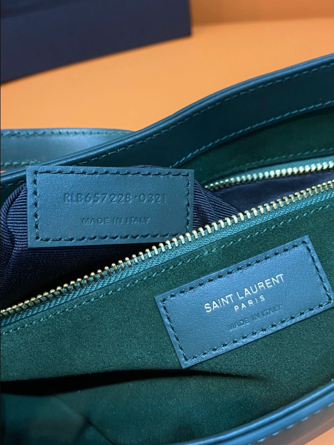 LE 5 à 7 in smooth leather bag - Image 9