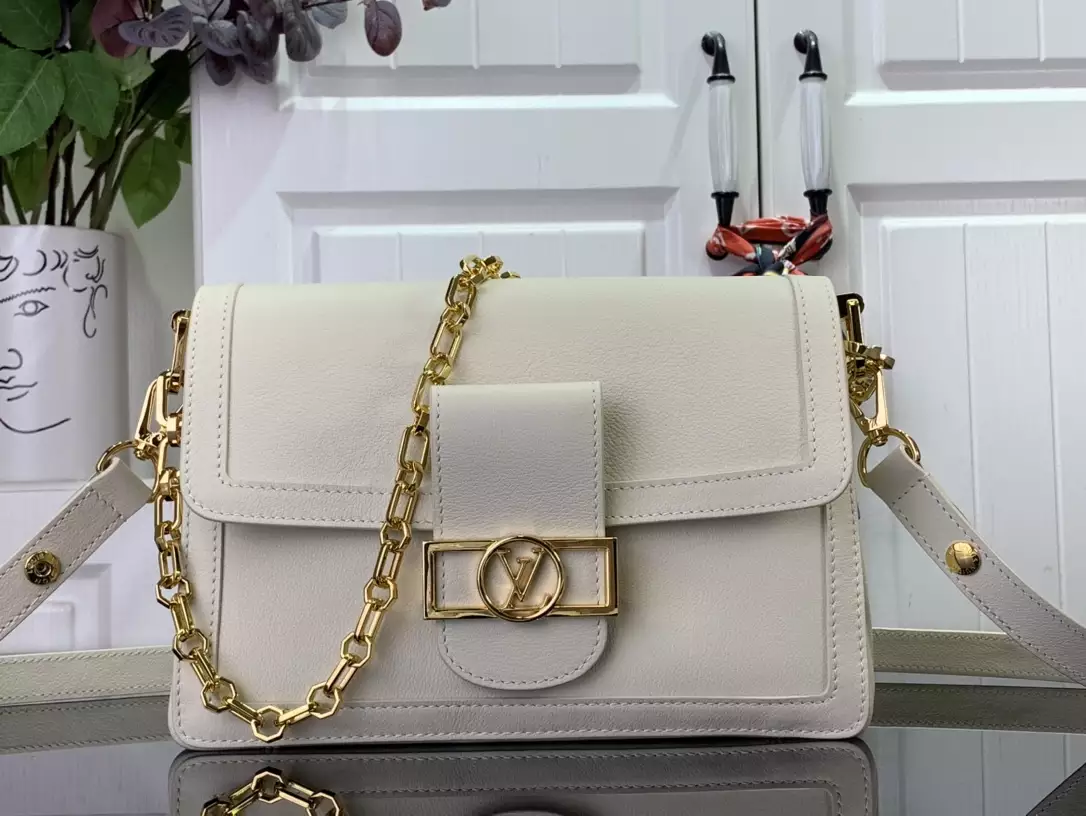 LV Dauphine Soft MM White Calfskin - Repbags.ru - Image 3