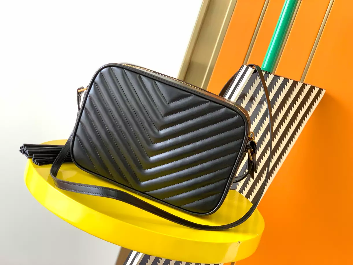 Lou in Quilted Leather camera bag - Image 4