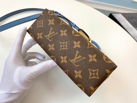 Louis Vuitton Locky BB Rose Poudré - Image 6