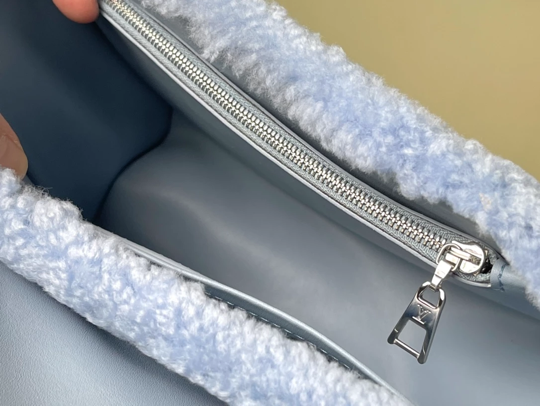 Louis Vuitton Twist MM Bag - LB262 - Image 8