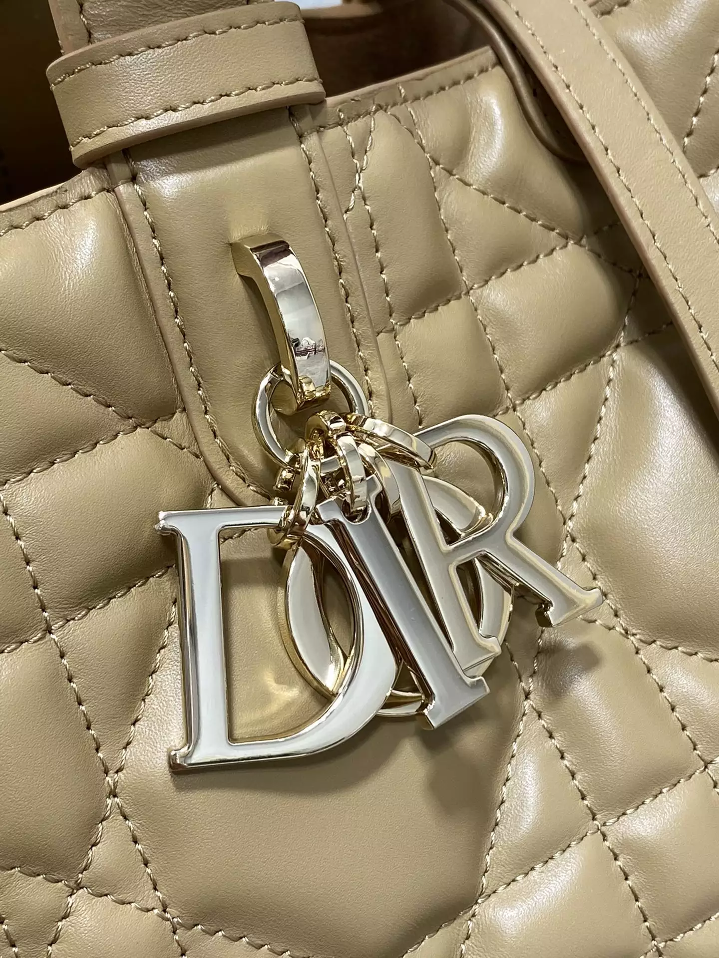 Medium Dior Toujours Bag Macrocannage Calfskin - Repbags.ru - Image 10