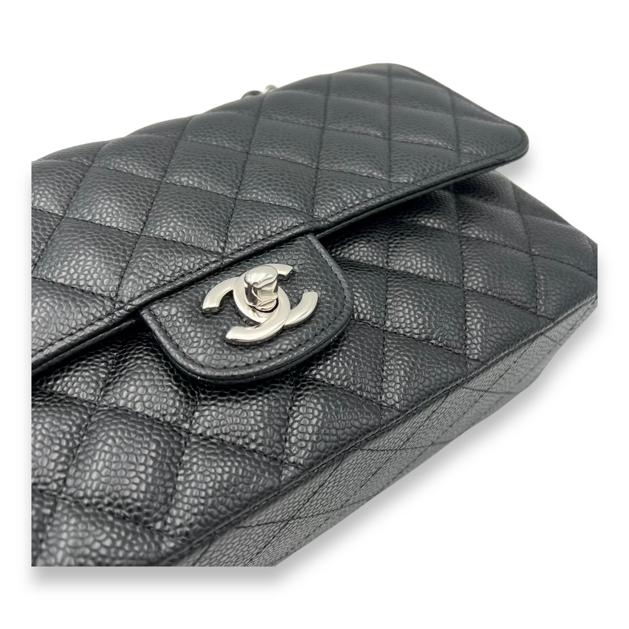 Classic Medium Black Shoulder Bag in Caviar Leather, Silver hardware - Image 7