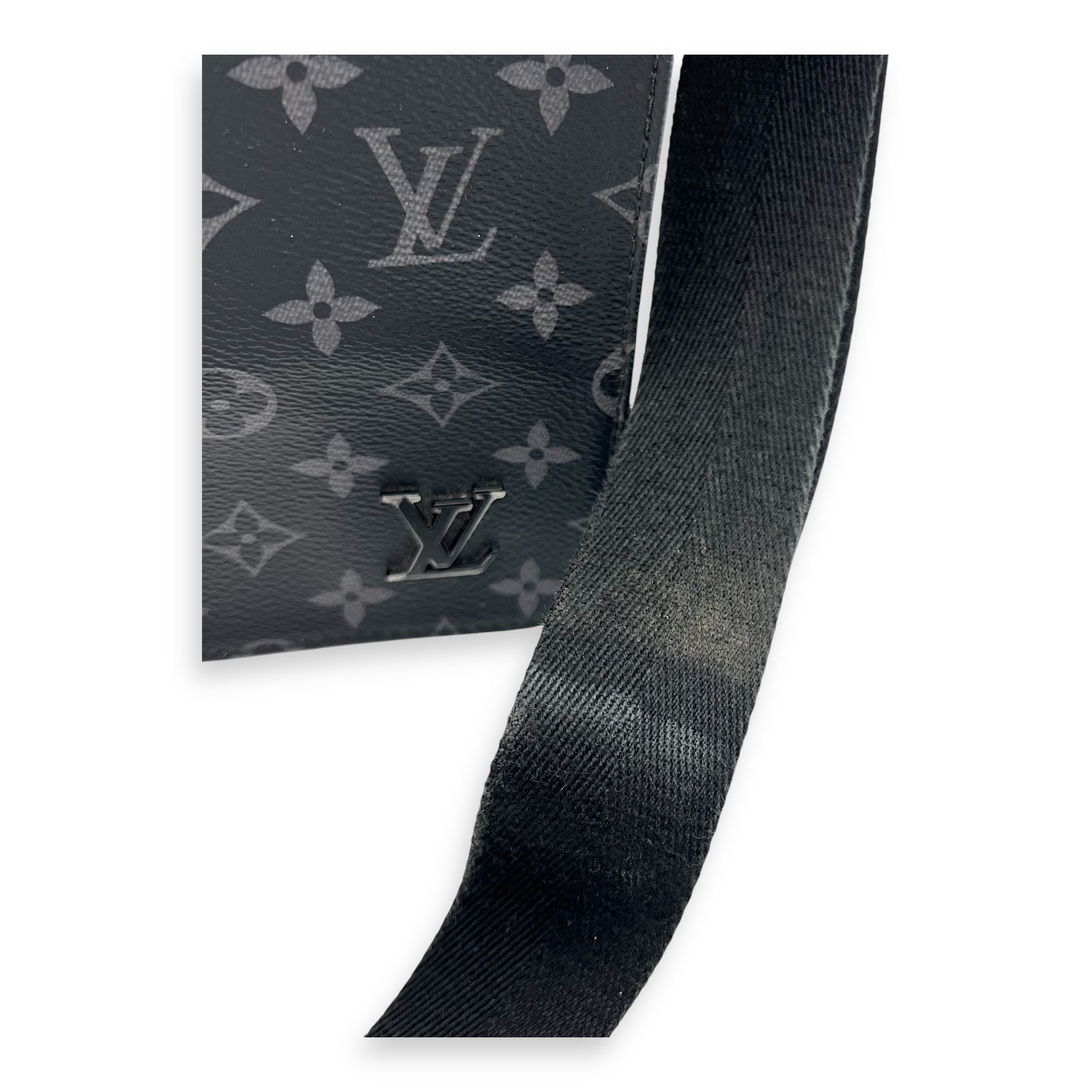 District Messenger MM Black in Monogram Coated Canvas, Silver hardware - Image 9