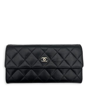 Classic Wallet Long Black in Lambskin, Silver hardware