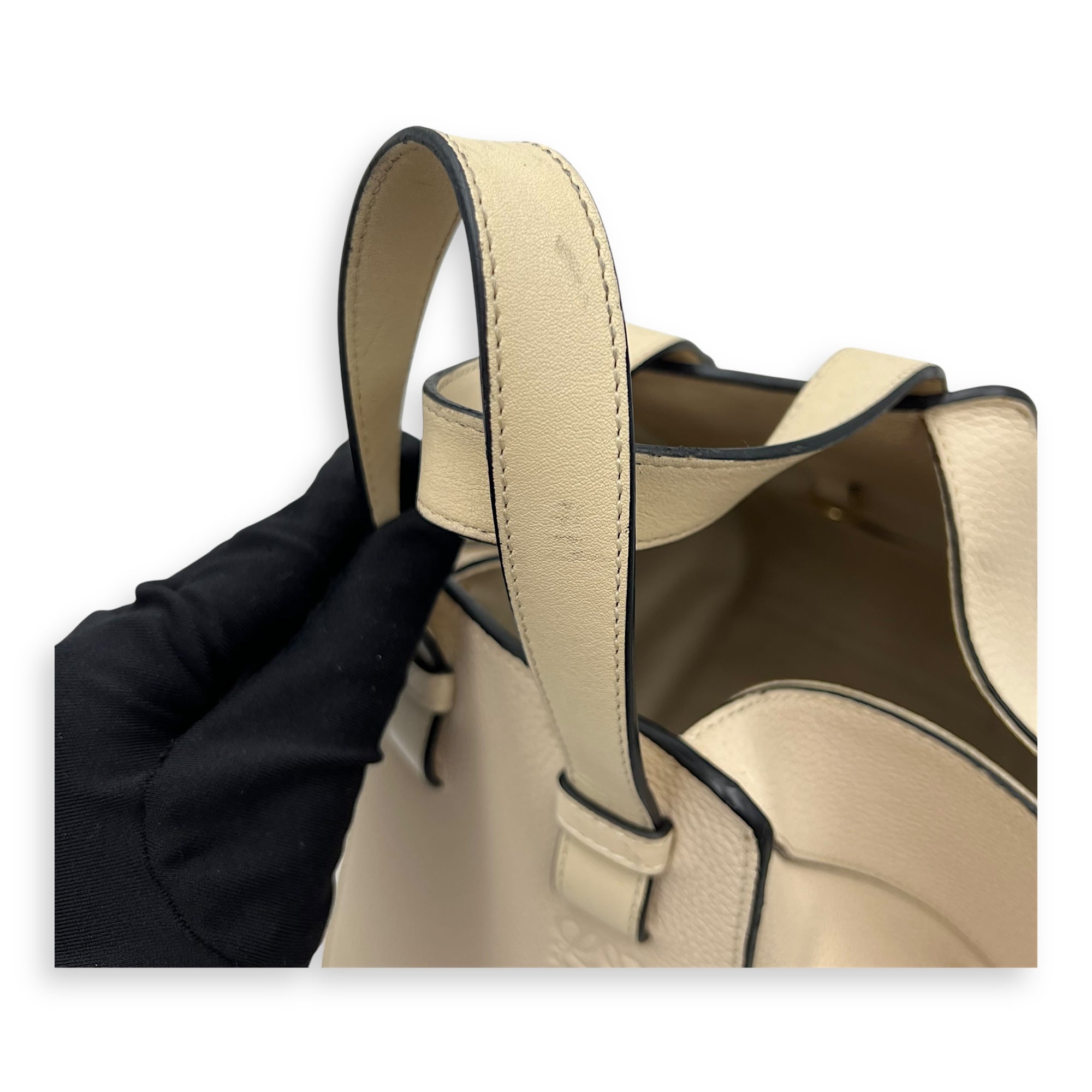 Hammock Small Beige Shoulder Bag in Calfskin, Gold hardware - Image 13