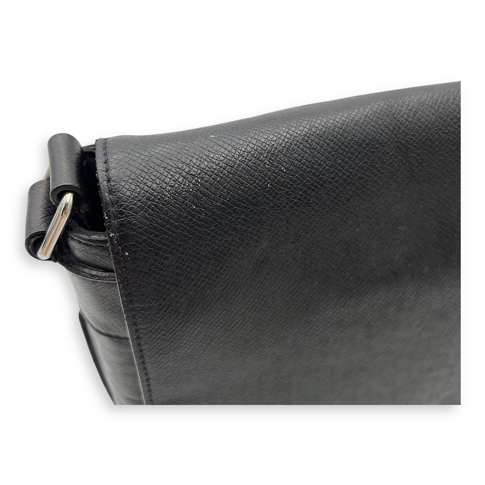 Messenger Crossbody Bag Black in Taiga Leather, Silver hardware - Image 10