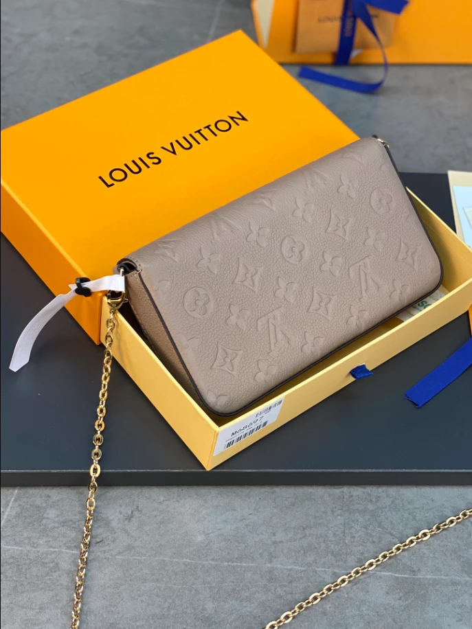 Pochette Félicie Monogram Empreinte Leather - LB249 - Image 4