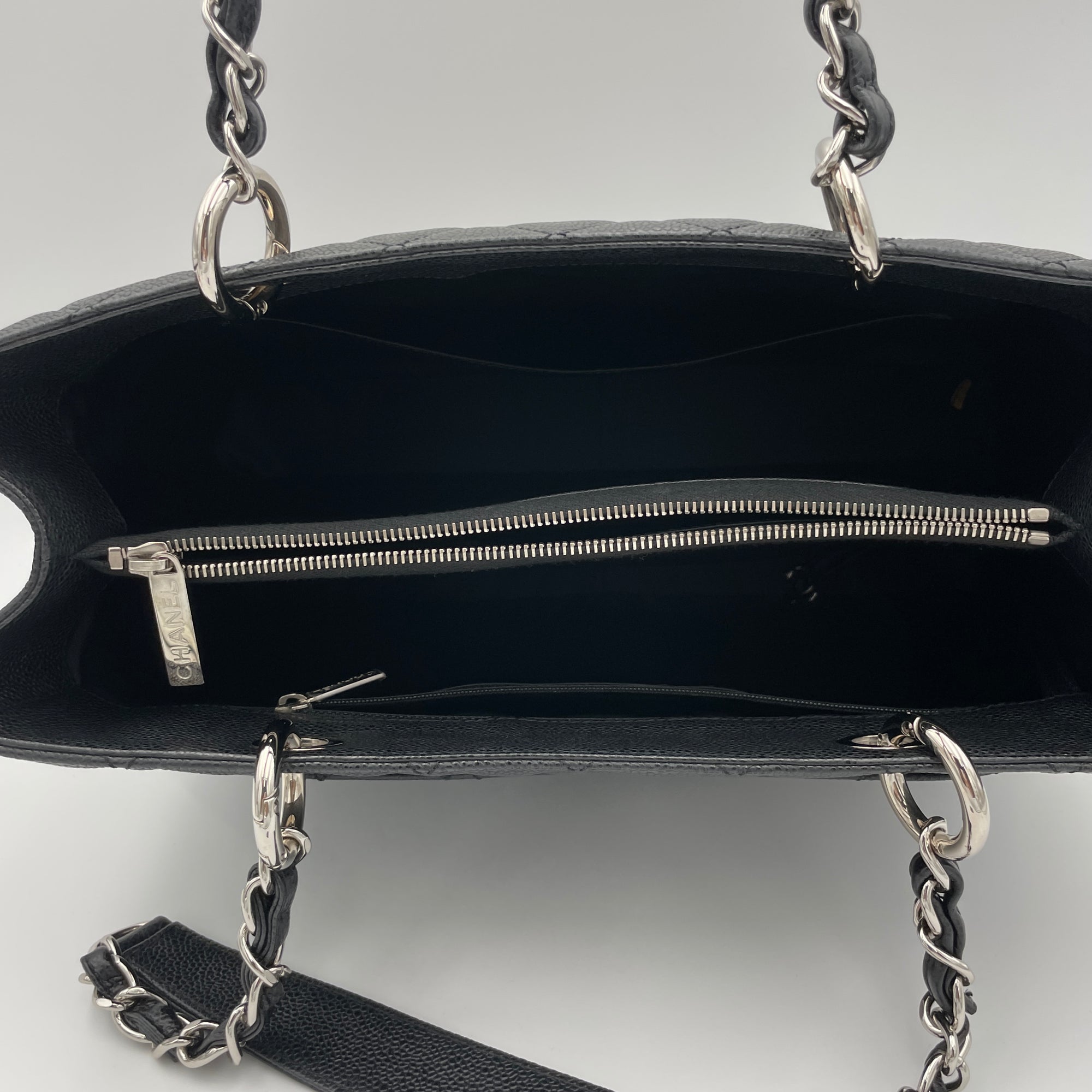 GST Grand Shopping Black Tote Bag in Caviar Leather, Silver hardware - Image 12