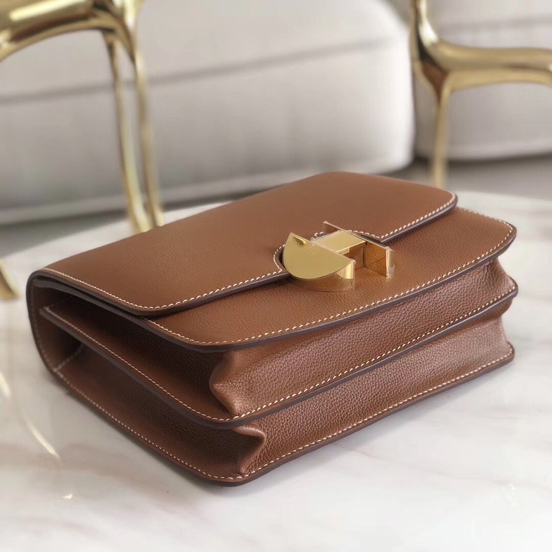 Hermes 2002 20cm Bag In Gold Evercolor Calfskin - Image 4