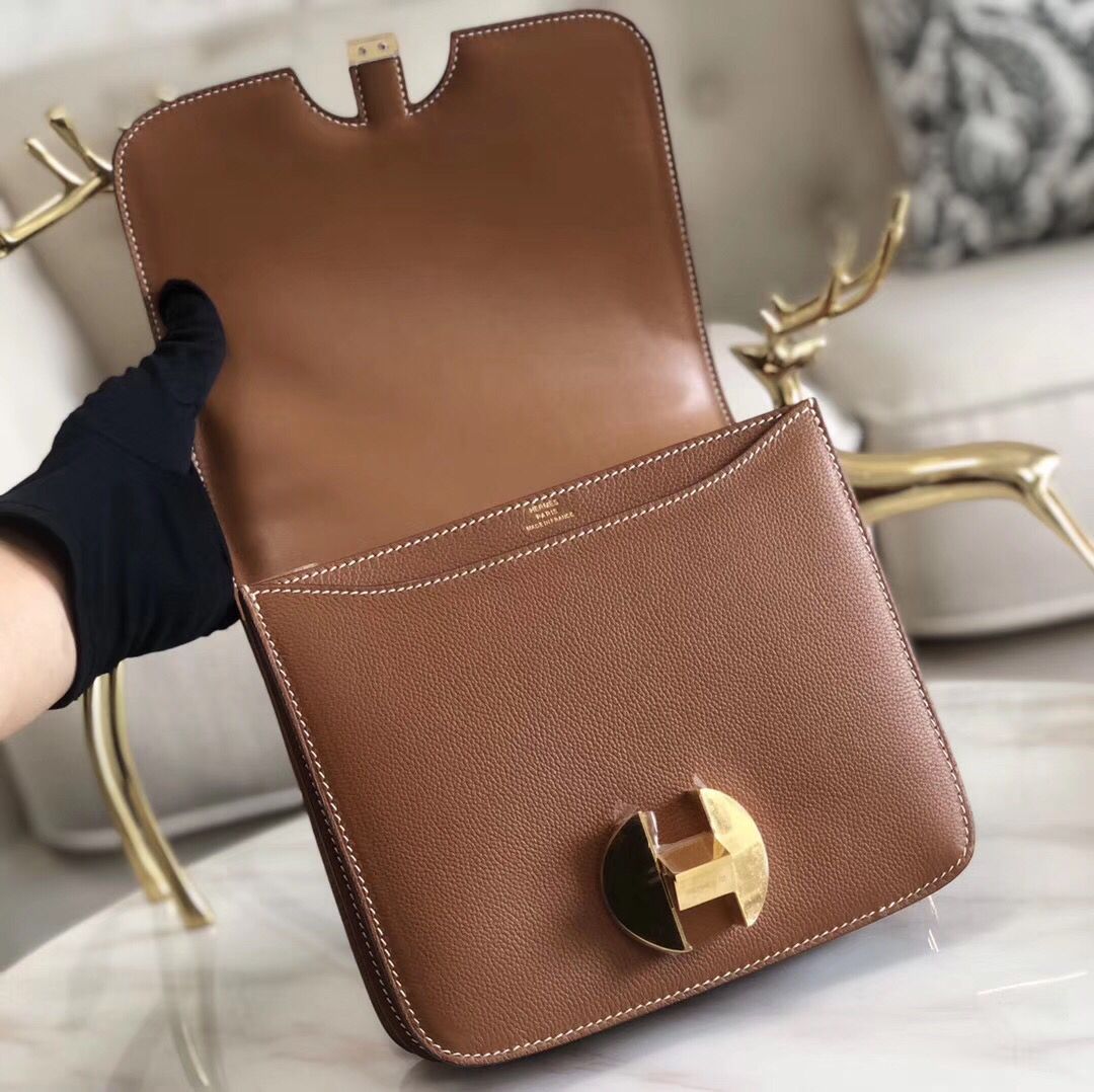 Hermes 2002 20cm Bag In Gold Evercolor Calfskin - Image 7