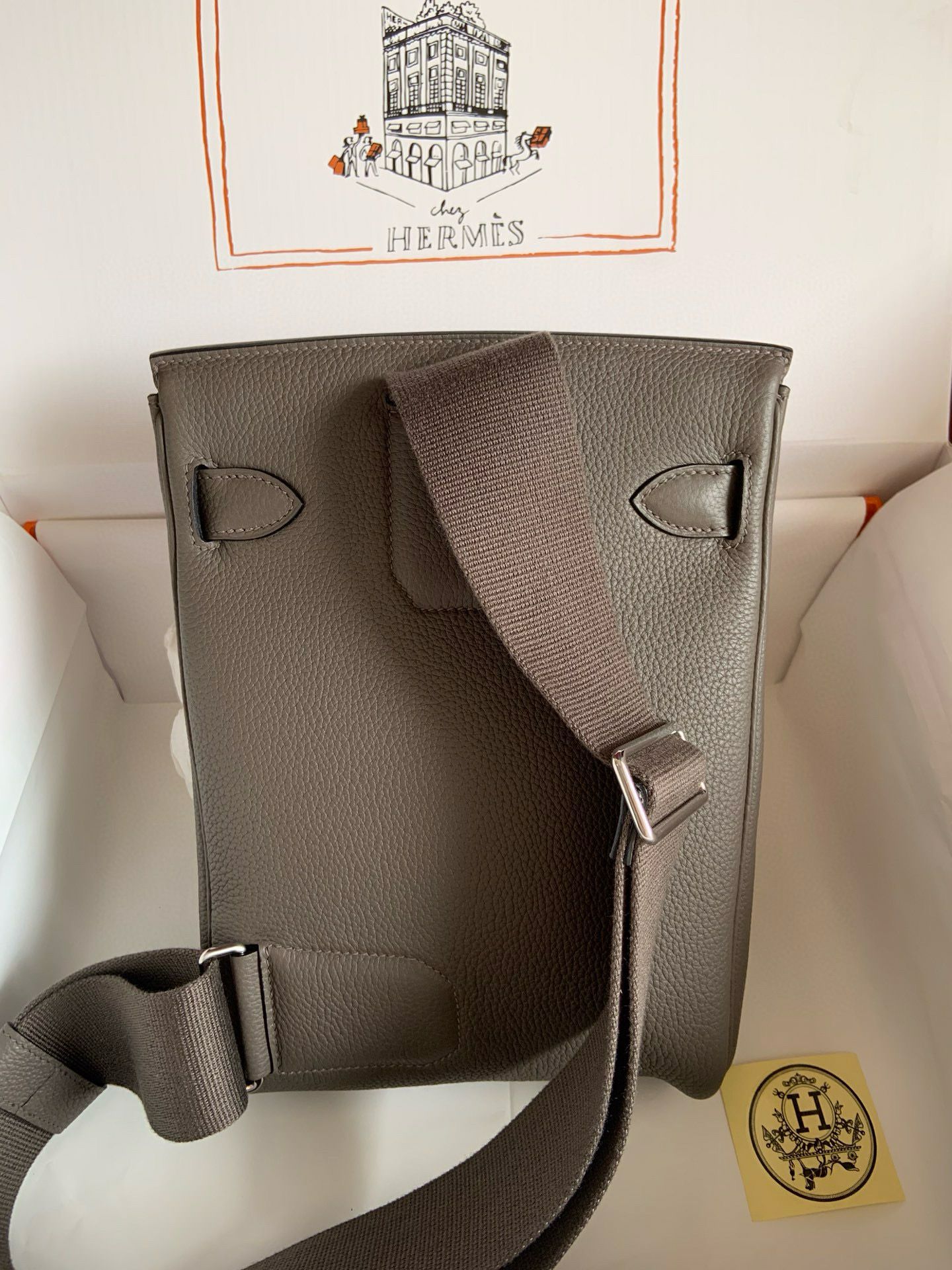 Hermes Hac a Dos PM Backpack in Etain Clemence Leather - Image 3