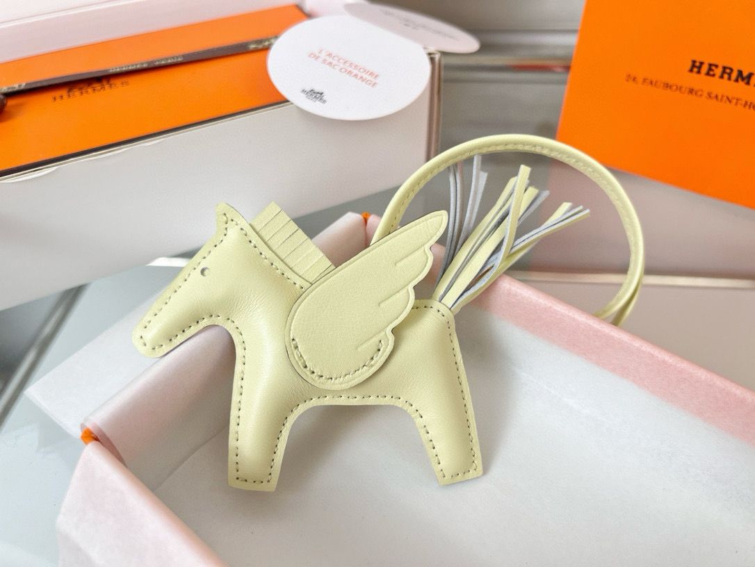 Hermes Rodeo Pegase PM Bag Charm in Jaune Milton Lambskin - Image 4