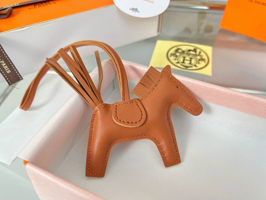 Hermes Rodeo PM Bag Charm in Gold Lambskin - Image 4