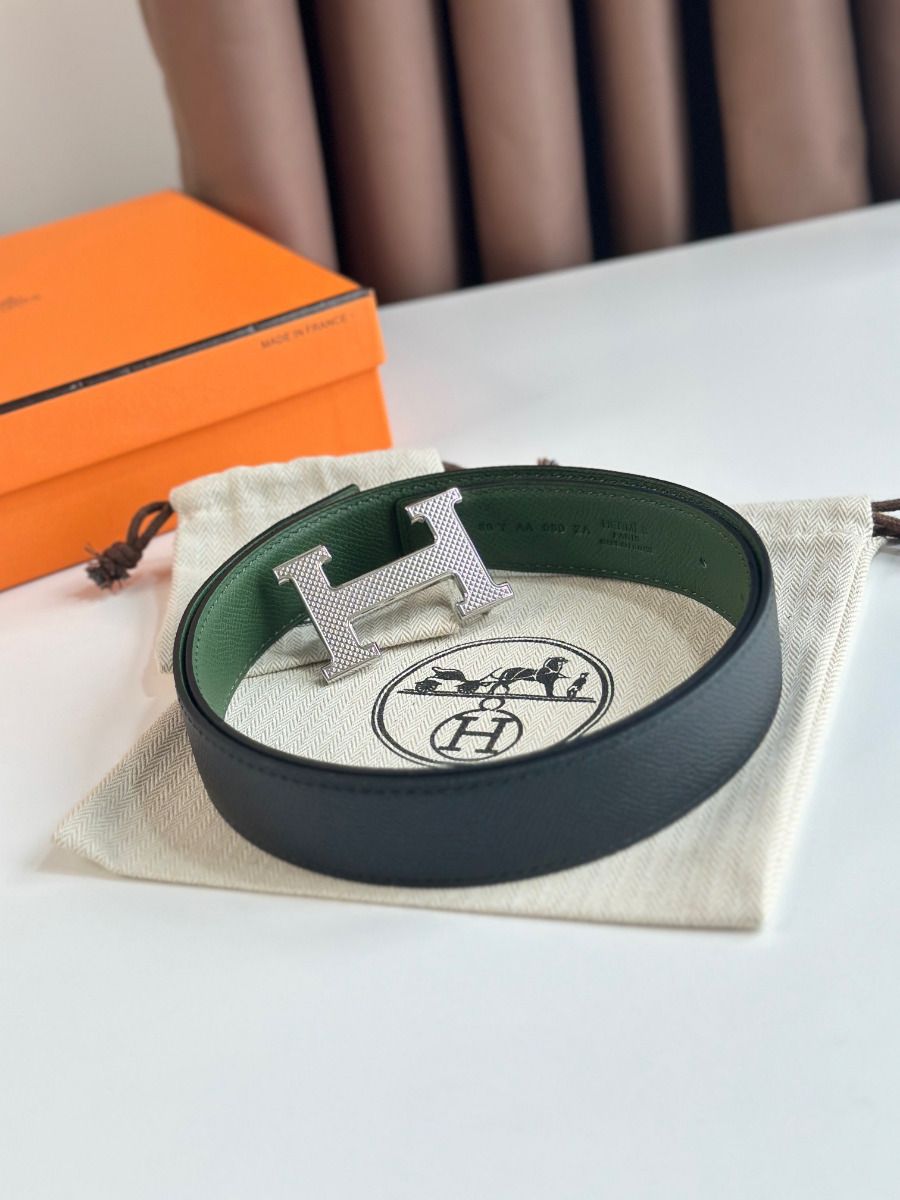 Hermes H Guillochee Reversible Belt 32MM in Green and Black Epsom Calfskin - Image 6