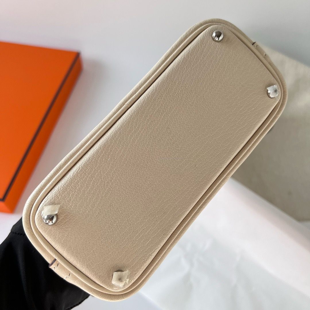 Hermes Bolide 1923 Mini Handmade Bag In Craie Chevre Mysore Leather - Image 6