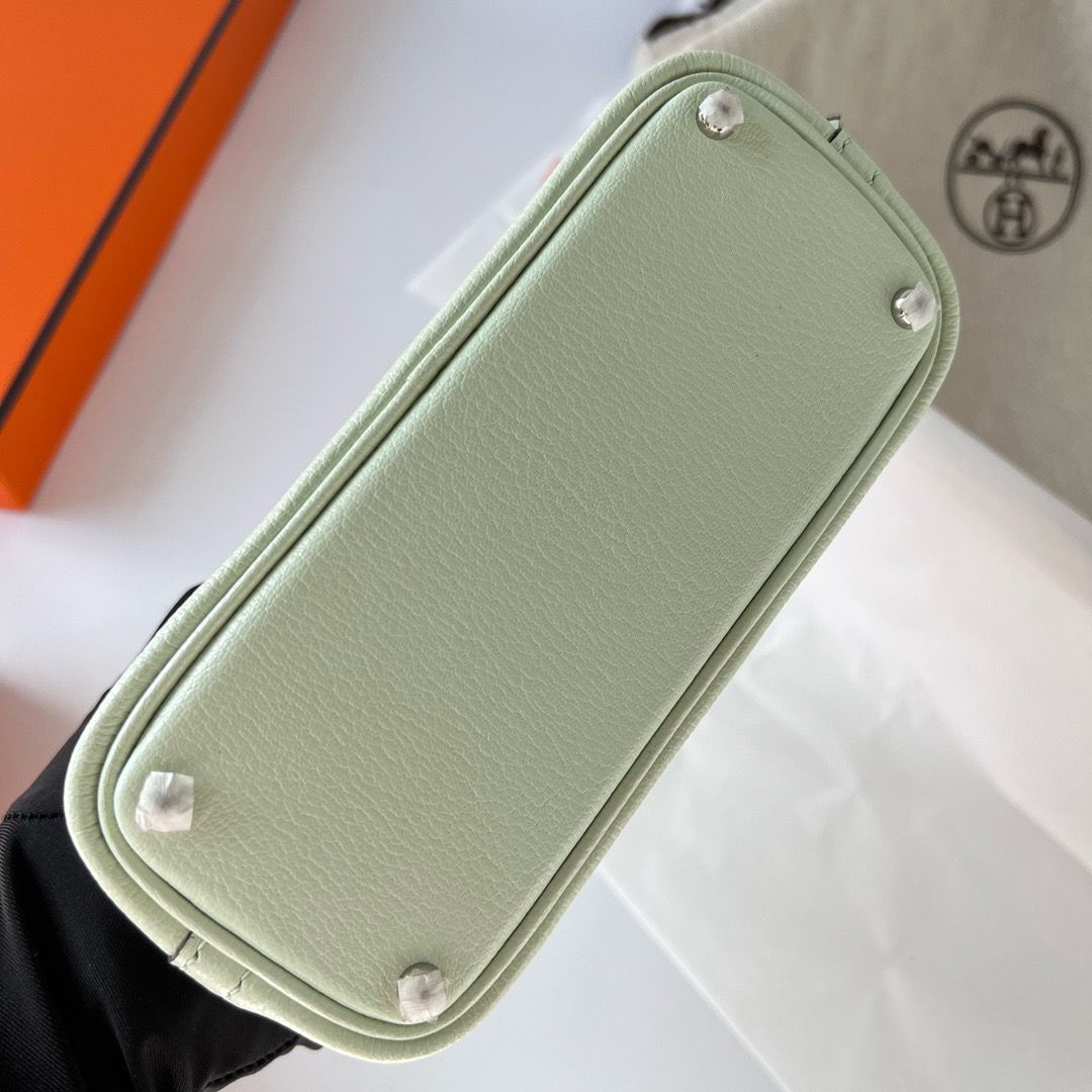 Hermes Bolide 1923 Mini Handmade Bag In Vert Fizz Chevre Mysore Leather - Image 5