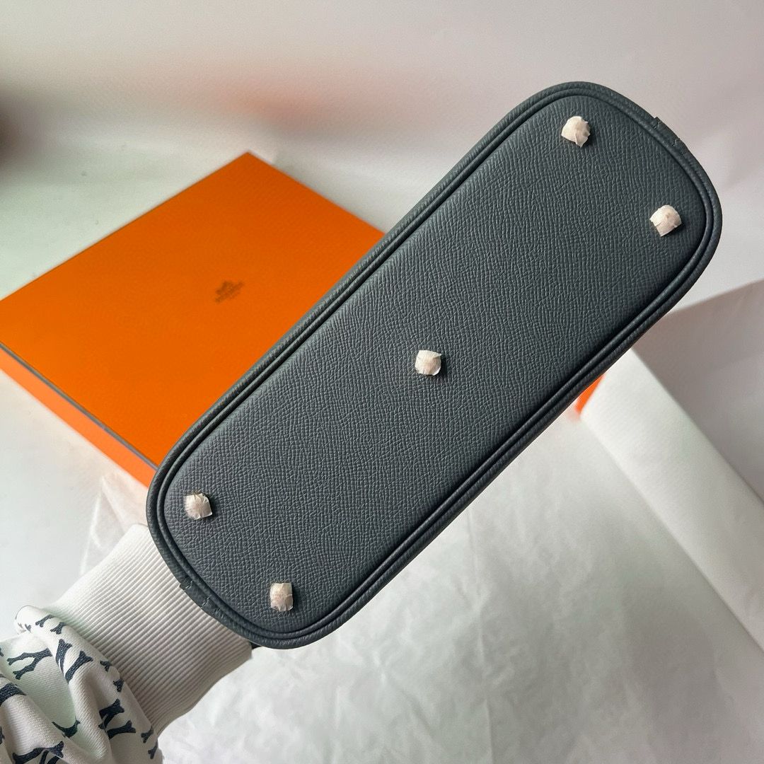 Hermes Bolide 1923 25 Handmade Bag in Vert Amande Epsom Calfskin - Image 10