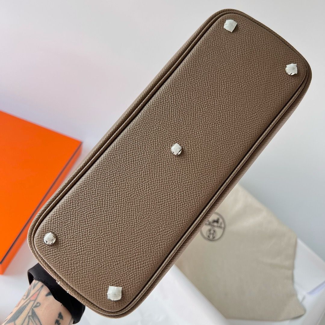 Hermes Bolide 1923 27 Handmade Bag In Taupe Epsom Calfskin - Image 6