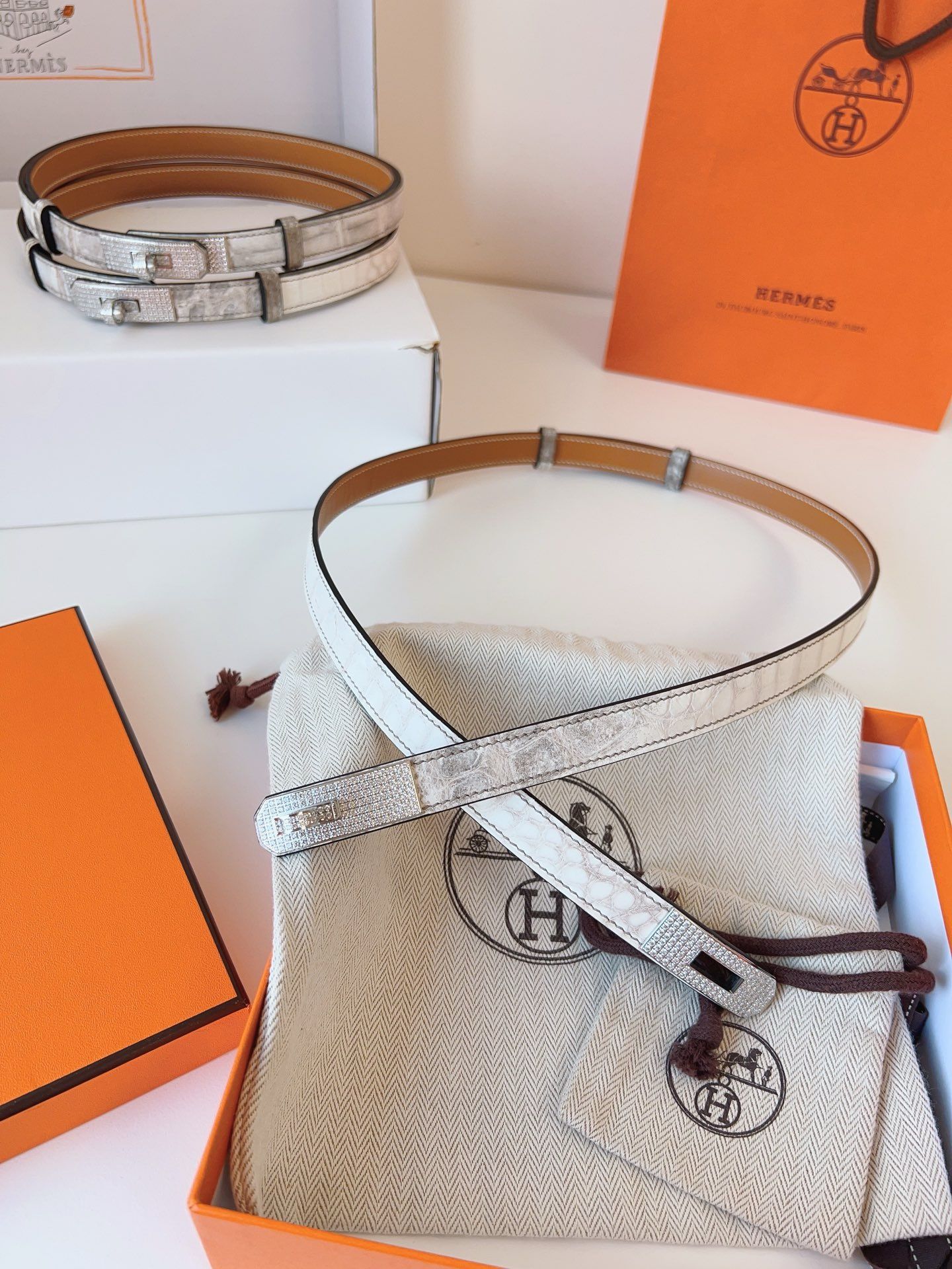 Hermes Kelly 18 Diamond Belt in Himalaya Niloticus Crocodile Leather - Image 7