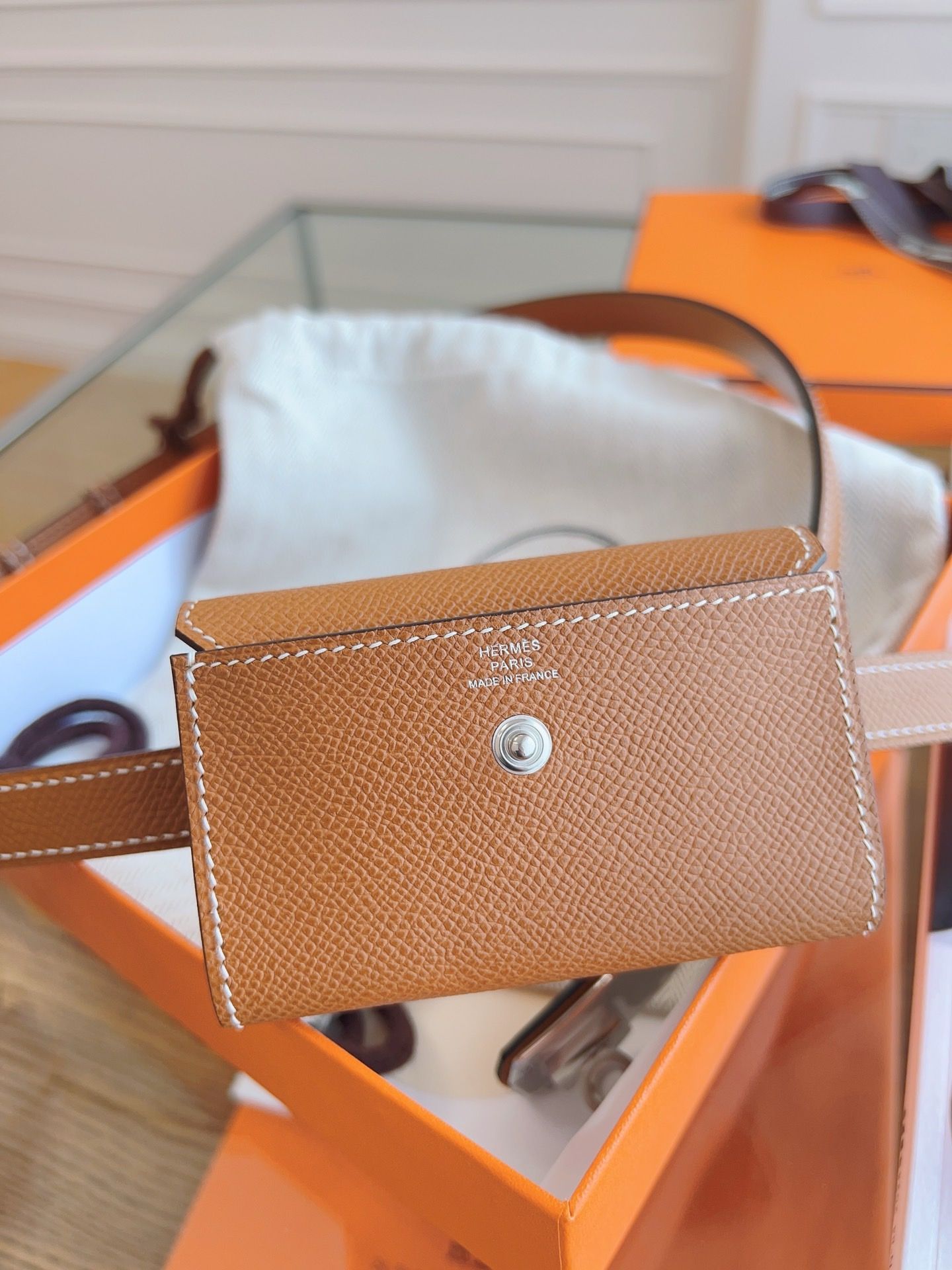 Hermes Kelly Pocket 18 Belt in Gold Epsom Calfkin - Image 5