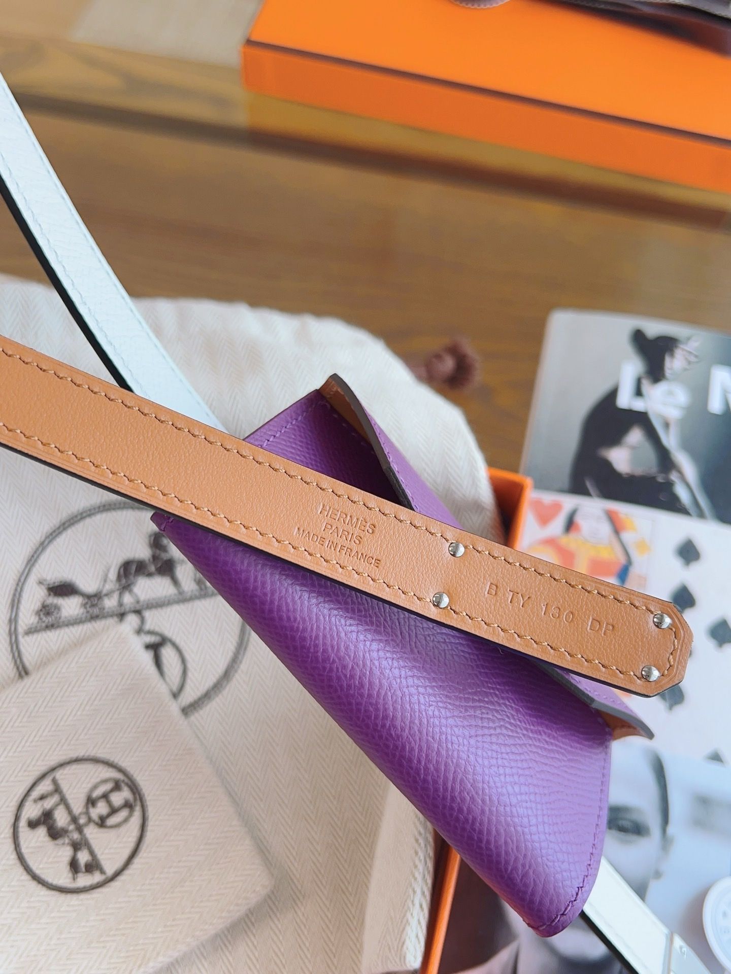 Hermes Kelly Pocket 18 Belt in White and Violet Epsom Calfskin - Image 7