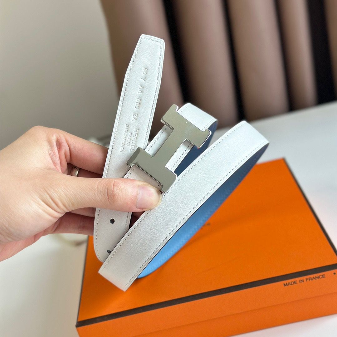 Hermes Mini Constance 24mm Belt in Blue Epsom Leather and White Swift Leather - Image 6