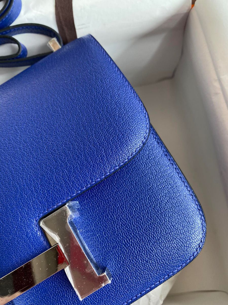 Hermes Constance 18 Handmade Bag In Blue Electric Chevre Mysore Leather - Image 4
