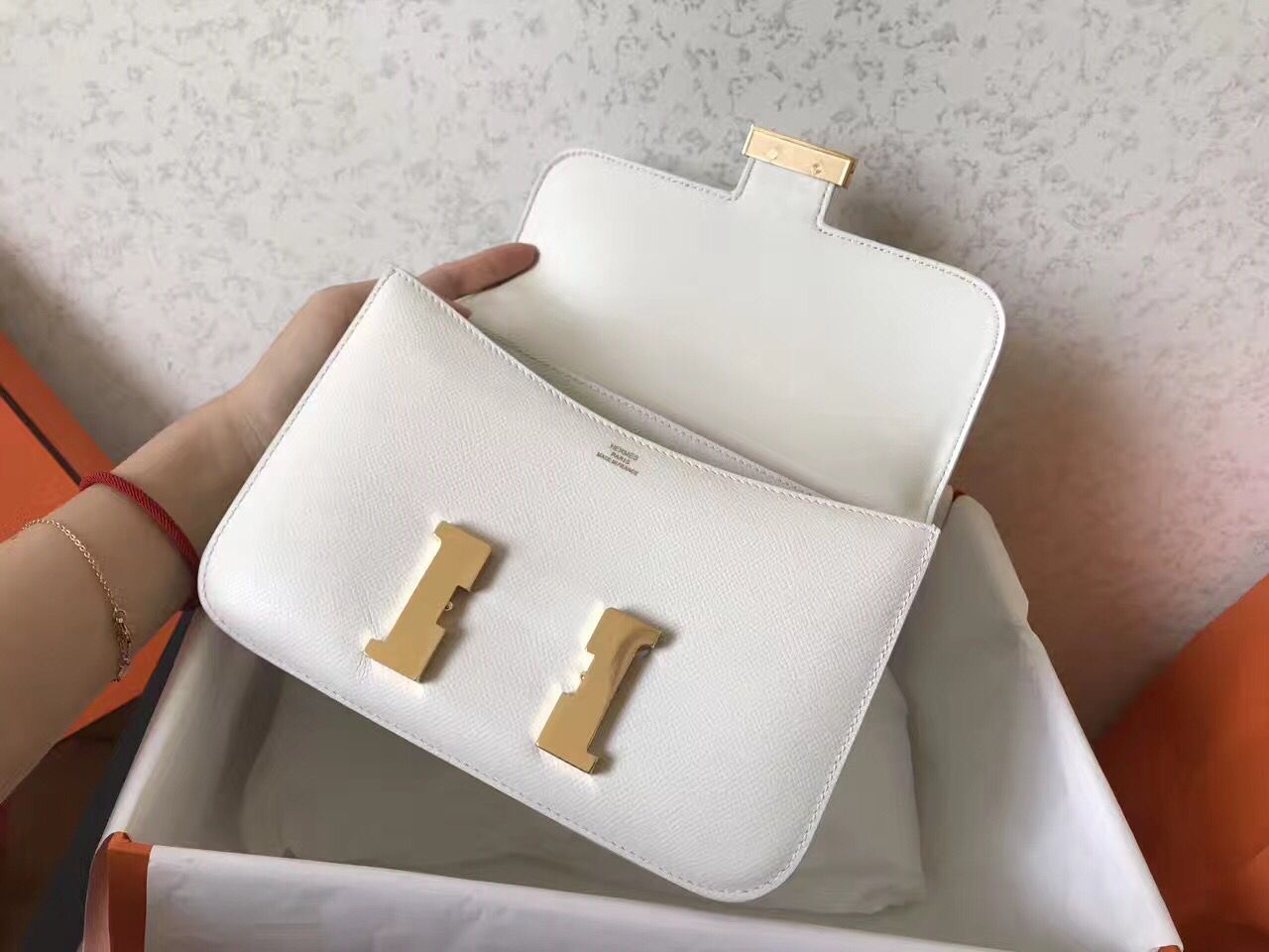 Hermes Constance 24 Handmade Bag In White Epsom Leather - Image 4