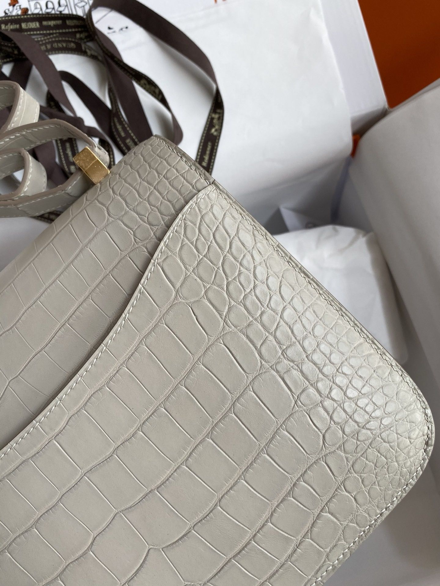 Hermes Constance 24 Handmade Bag in Pearl Grey Matte Alligator Leather - Image 6