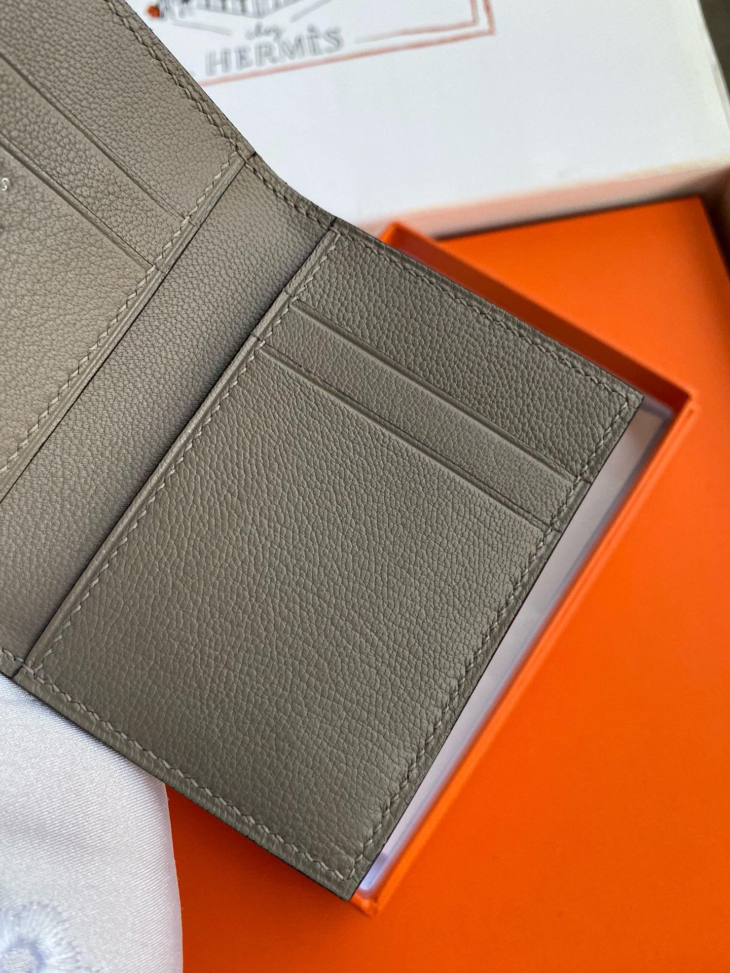 Hermes MC² Euclide Card Holder in Tourterelle Shiny Alligator Leather - Image 5