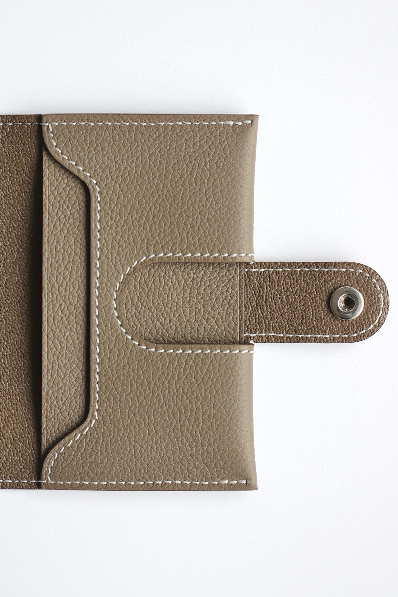 Hermes R.M.S Card Holder in Taupe Evergrain Calfskin - Image 5