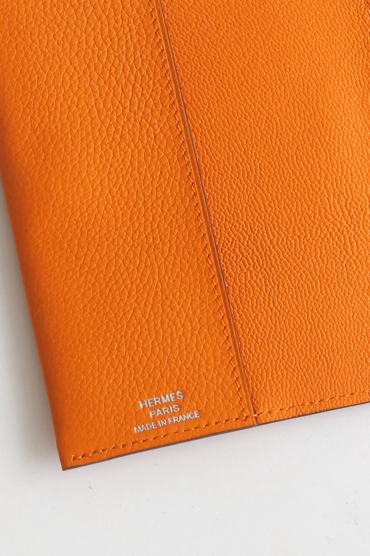 Hermes R.M.S Passport Holder in Apricot Evercolor Calfskin - Image 3