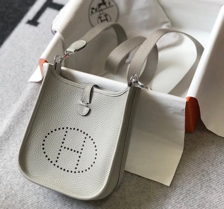 Hermes Evelyne III TPM Bag In Pearl Grey Clemence Leather - Image 9