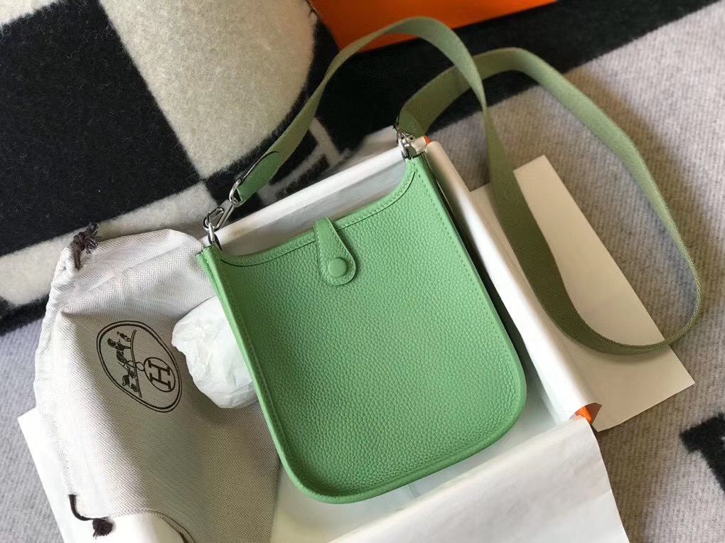 Hermes Evelyne III TPM Bag In Vert Criquet Clemence Leather - Image 4