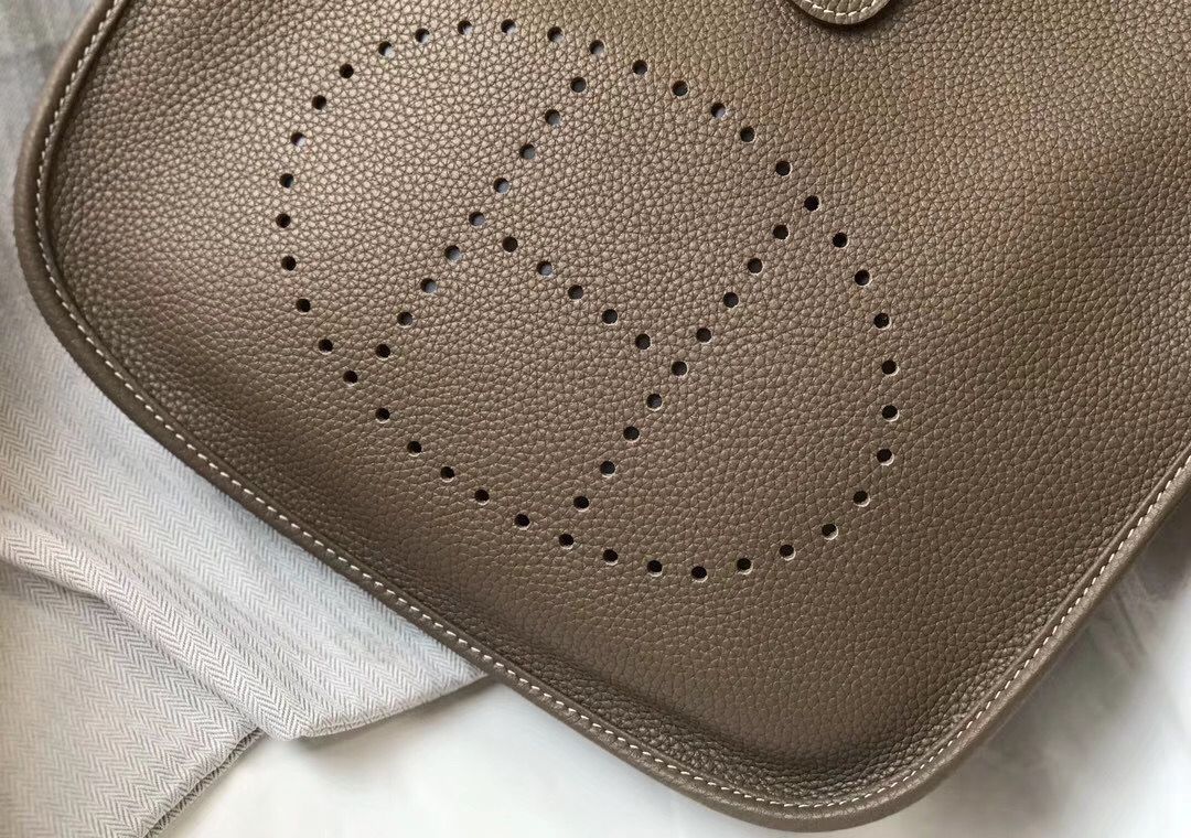 Hermes Evelyne III 29 PM Bag In Taupe Clemence Leather - Image 8
