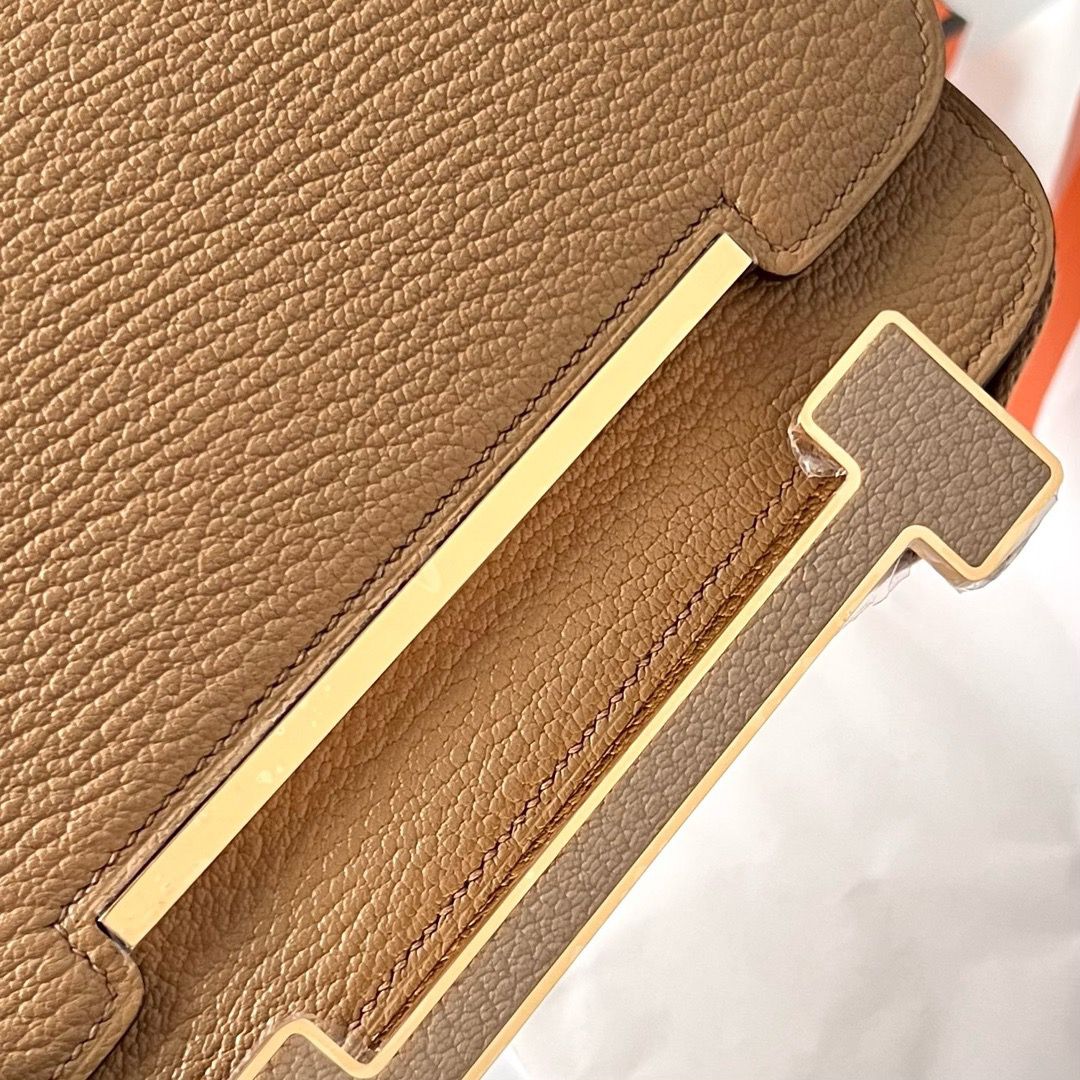 Hermes Geta Handmade Bag In Chai Chevre Mysore Leather - Image 4