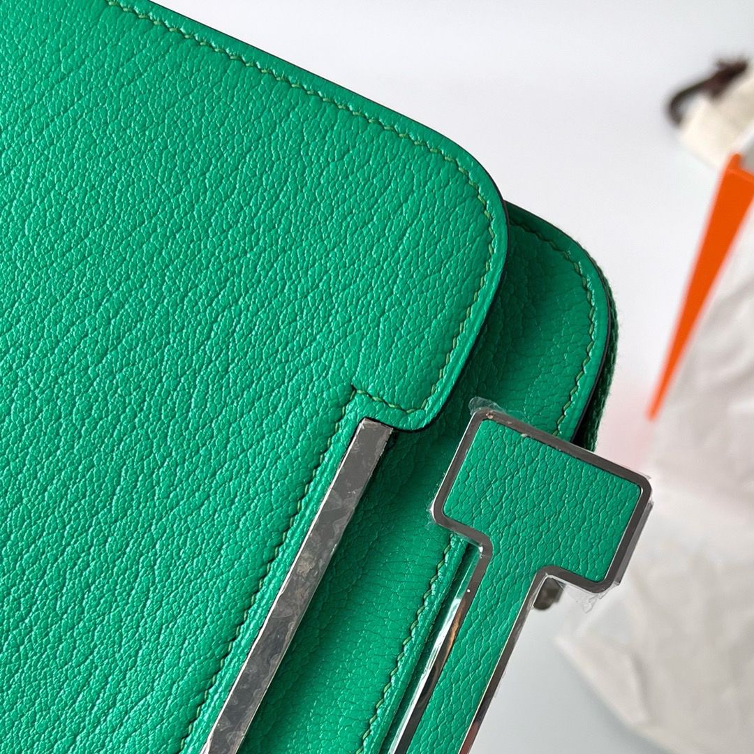 Hermes Geta Handmade Bag In Menthe Chevre Mysore Leather - Image 4